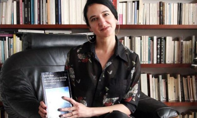 «Antes de que el mar cierre los caminos» la nueva novela de Andrea Mejía