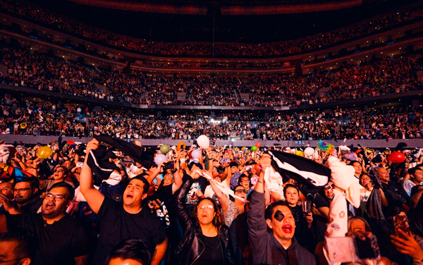 Los Caligaris hacen historia en México con su show «Maquillaje y Canción»